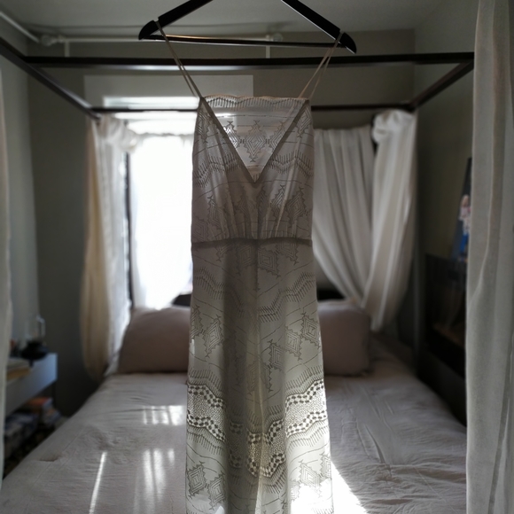 Beautiful white sundress - Picture 2 of 6